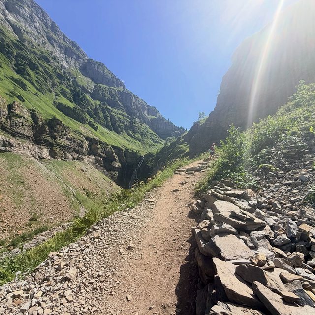 🥾 Great summer hike to a refuge! ⛰️

Getting the legs used to going up and down hills again — and keeping fuelled all t